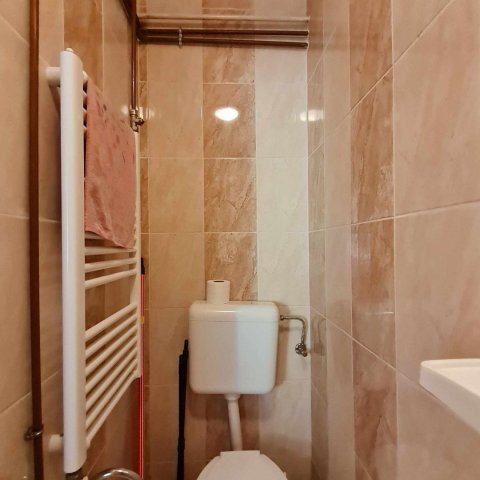 Eladó téglalakás, Egerben 79 M Ft, 5 szobás