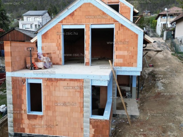 Eladó ikerház, Pilisborosjenőn 164.9 M Ft, 4 szobás