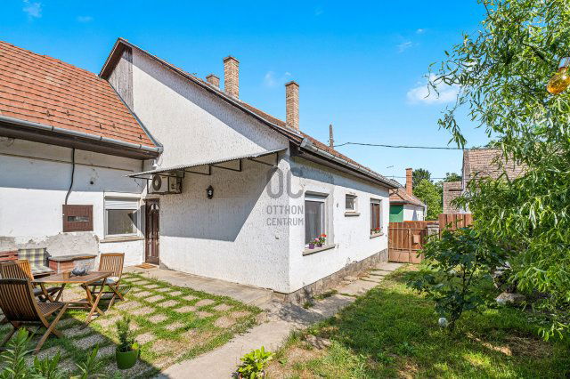 Eladó családi ház, Dunabogdányban 69.9 M Ft, 6 szobás