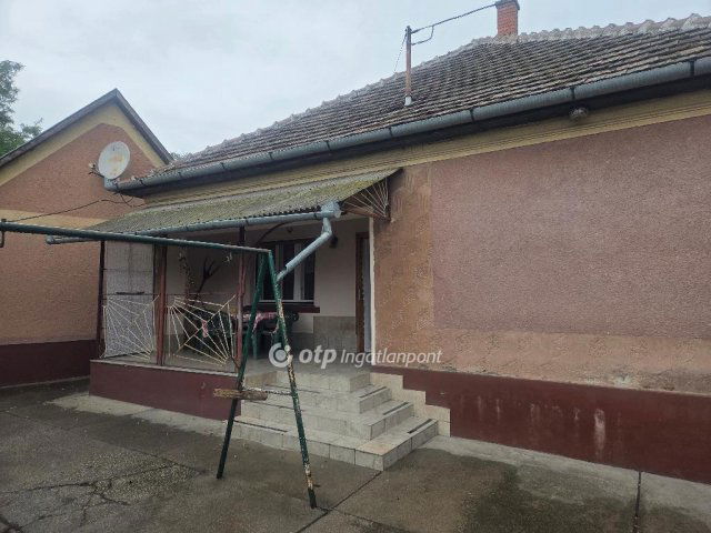 Eladó családi ház, Abonyban 41.9 M Ft, 4 szobás