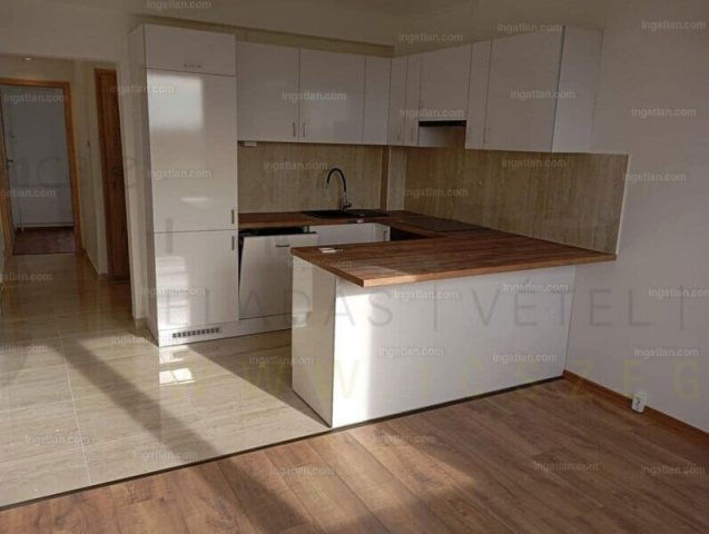 Eladó panellakás, Szegeden 52.9 M Ft, 2+1 szobás