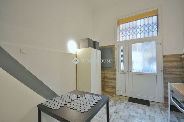 Kiadó téglalakás, albérlet, VII. kerületben, Thököly úton