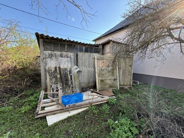 Eladó családi ház, Egerben 27.5 M Ft, 2 szobás