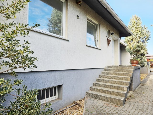 Eladó családi ház, Budapesten, XVIII. kerületben 234.9 M Ft