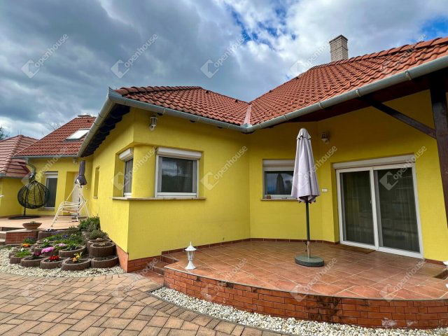 Eladó családi ház, Abdaon 118 M Ft, 5 szobás