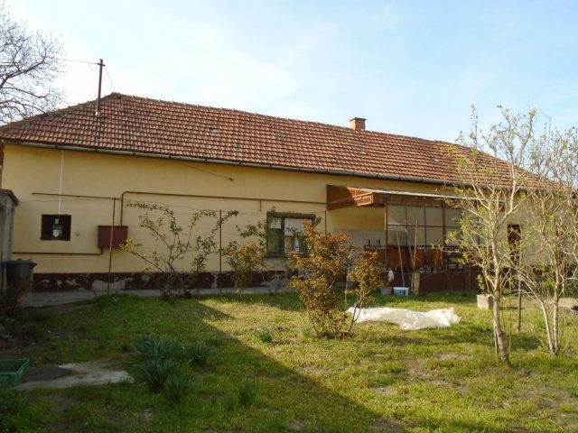 Eladó családi ház, Tiszakécskén 21.9 M Ft, 2 szobás
