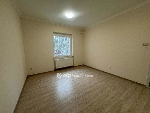 Eladó téglalakás, Debrecenben 64.9 M Ft, 2 szobás