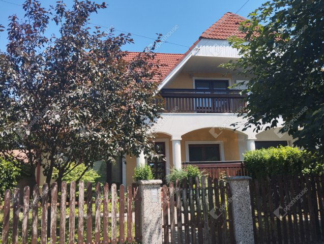 Eladó családi ház, Győrött 79.5 M Ft, 5 szobás
