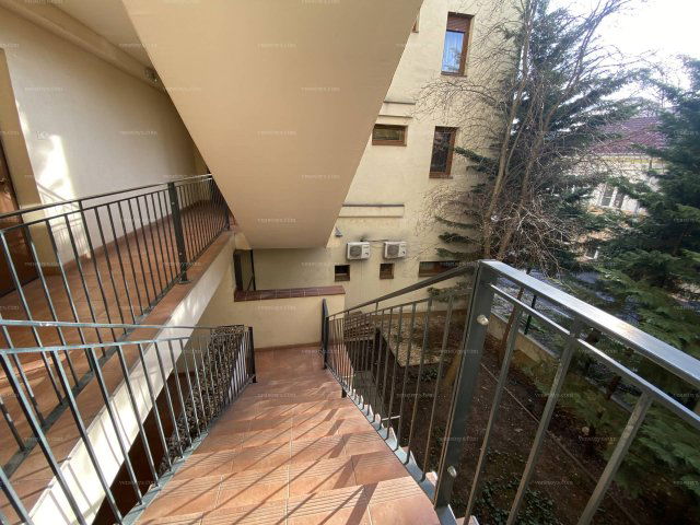Kiadó iroda, Miskolcon 700 E Ft / hó, 4 szobás