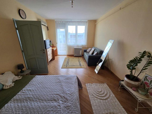 Eladó téglalakás, Budapesten, XXI. kerületben 53.5 M Ft