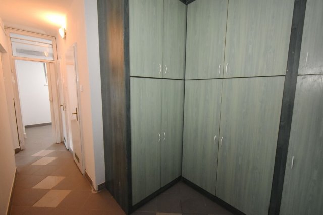 Eladó panellakás, Debrecenben 59.9 M Ft, 3 szobás