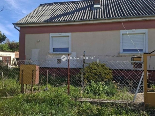 Eladó családi ház, Gyömrőn 64 M Ft, 3 szobás