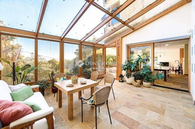 Eladó családi ház, Budapesten, XII. kerületben 730 M Ft