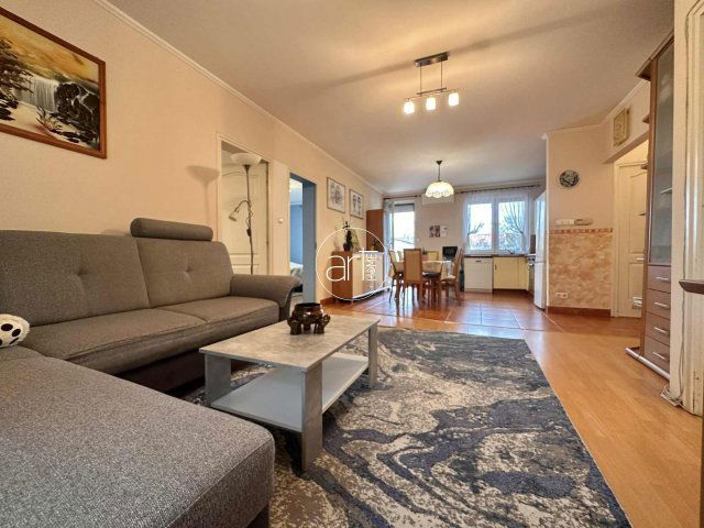 Eladó téglalakás, Szegeden 88.9 M Ft, 3+1 szobás