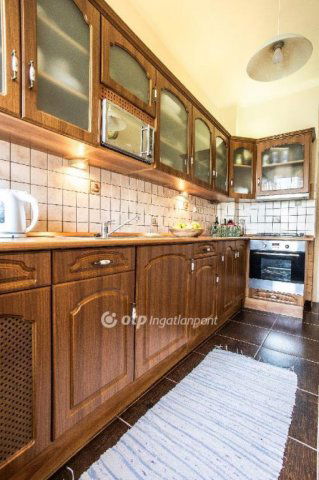 Eladó téglalakás, Komlón 42.8 M Ft, 3+1 szobás