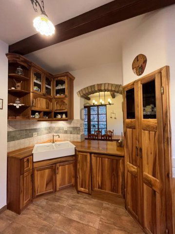 Eladó családi ház, Nagykovácsiban 235 M Ft, 5 szobás