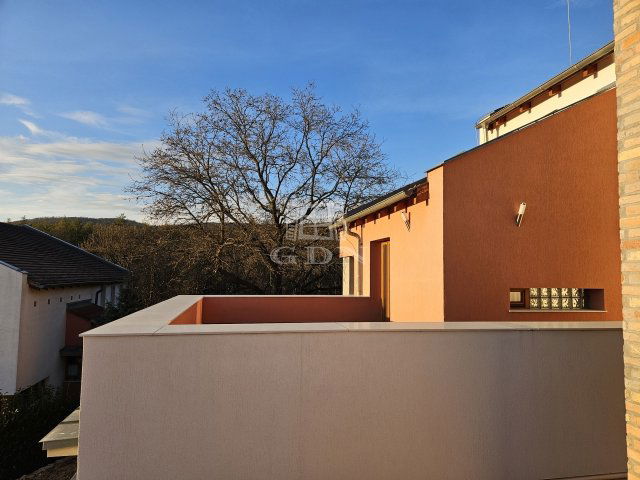 Eladó téglalakás, Budakeszin 101.25 M Ft, 3 szobás