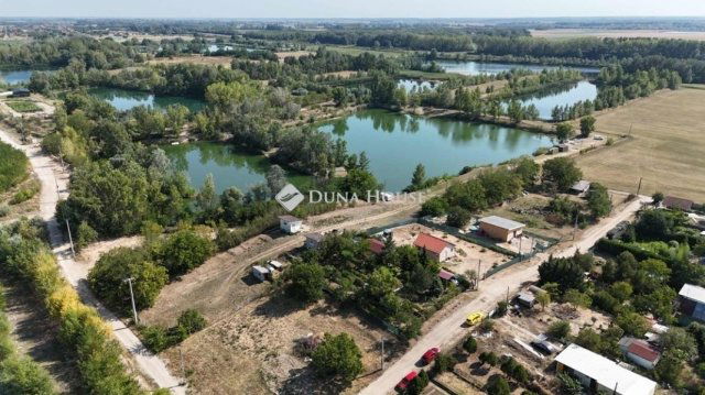 Eladó nyaraló, Dunaharasztin 19.9 M Ft, 2 szobás