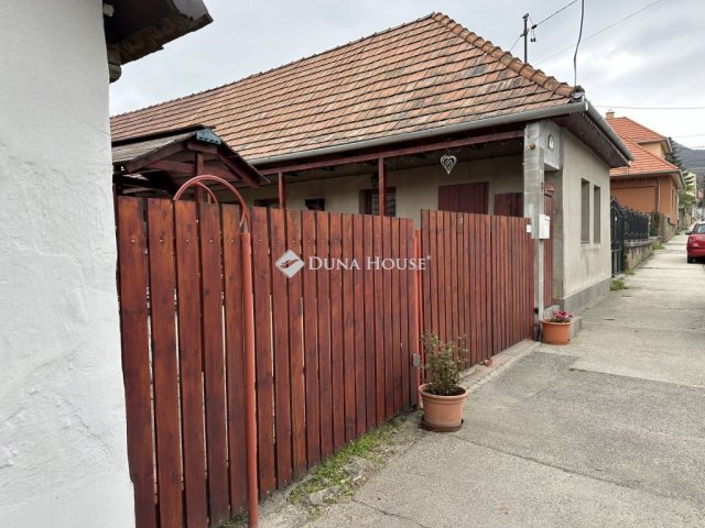 Eladó családi ház, Pilisszántón 130 M Ft, 4 szobás