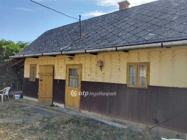 Eladó családi ház, Galgahévízen 28 M Ft, 1 szobás