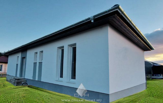 Eladó családi ház, Kecskeméten 70 M Ft, 4 szobás