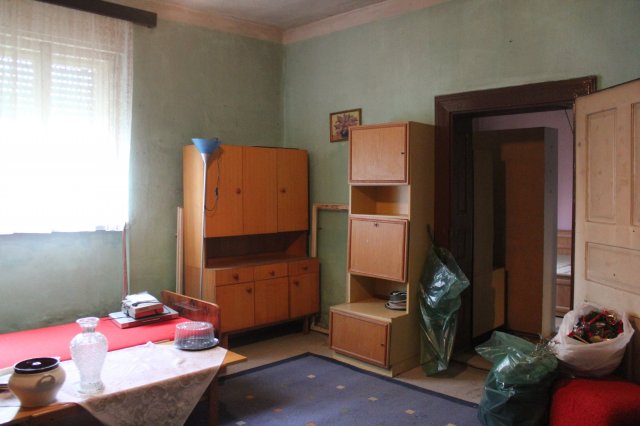 Eladó családi ház, Vámoscsaládon 15 M Ft, 2 szobás