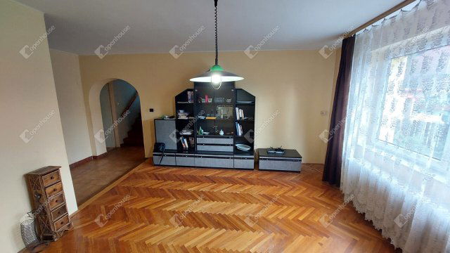 Eladó családi ház, Vértesszőlősön 85 M Ft, 5 szobás