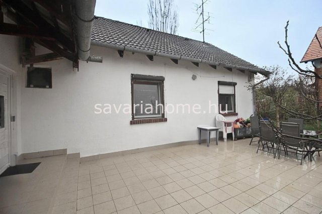 Eladó családi ház, Kisunyomon 69.9 M Ft, 5 szobás