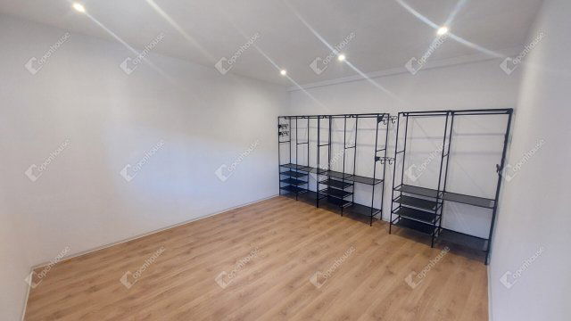 Eladó családi ház, Neszmélyen 29.99 M Ft, 1 szobás