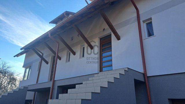 Eladó ikerház, Zsámbékon 164.99 M Ft, 4 szobás