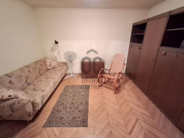 Eladó családi ház, Cegléden 42 M Ft, 3 szobás