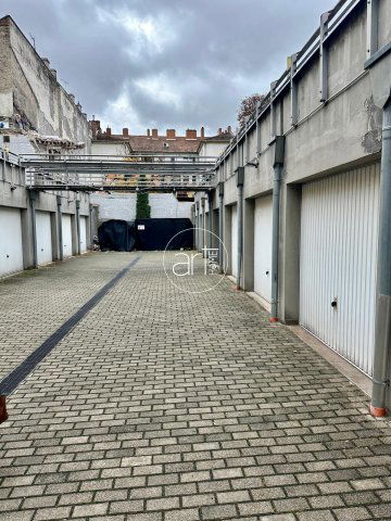 Eladó garázs, Szegeden, Mérey utcában 12.5 M Ft