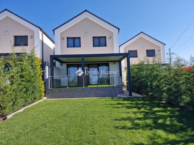 Eladó sorház, Gödöllőn 155 M Ft, 3 szobás