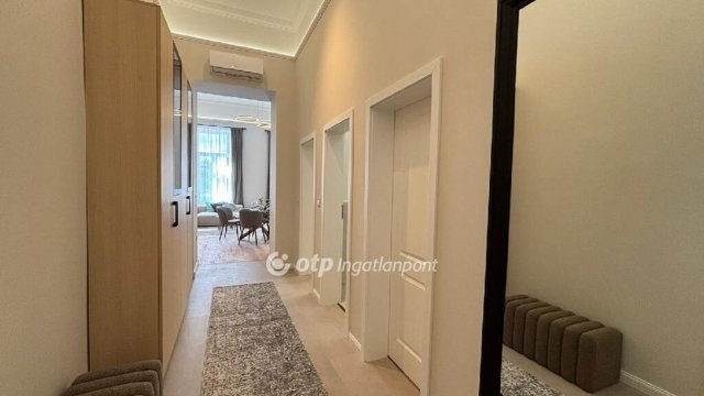 Eladó téglalakás, Budapesten, V. kerületben 200 M Ft, 2+2 szobás