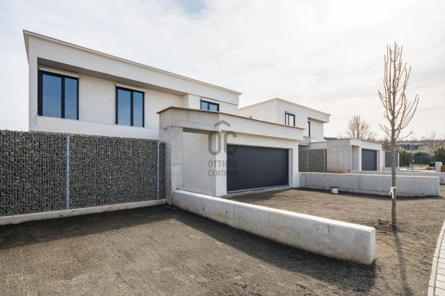 Eladó ikerház, Mogyoródon 167.3 M Ft, 5 szobás