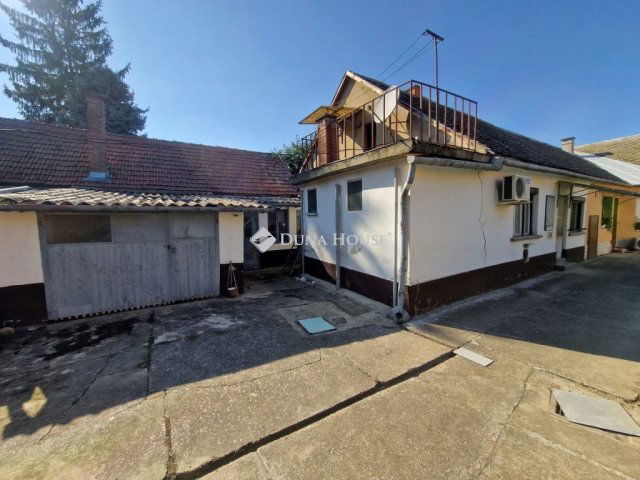 Eladó családi ház, Baján 16.5 M Ft, 2 szobás