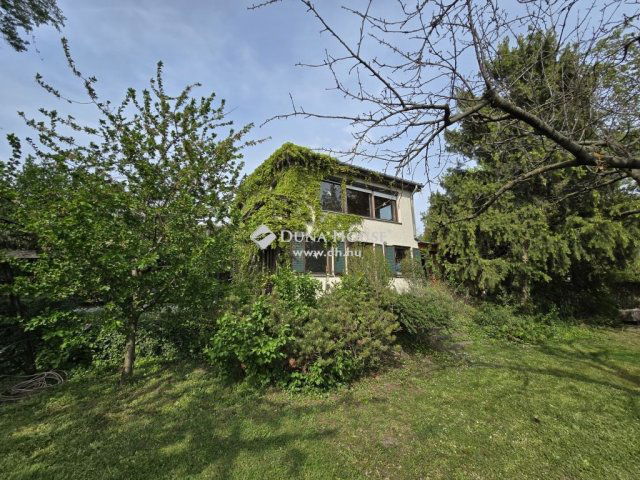 Eladó családi ház, Alsóörsön 99.999 M Ft, 3 szobás