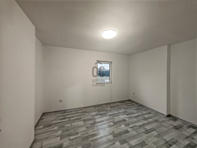 Eladó családi ház, Esztergomban 52 M Ft, 3 szobás