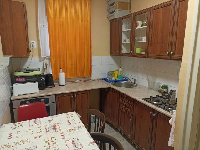 Eladó téglalakás, Kaposváron 35 M Ft, 1+1 szobás