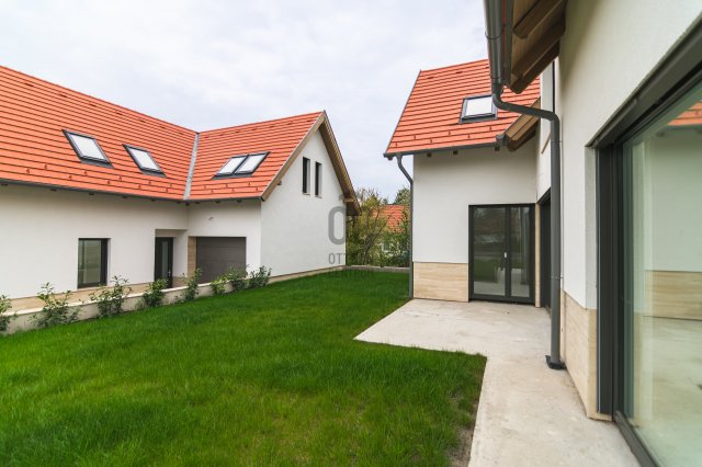 Eladó ikerház, Nagykovácsiban 275 M Ft, 6 szobás