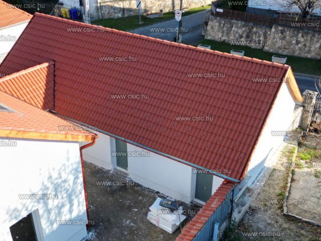 Eladó családi ház, Budakalászon 56.9 M Ft, 2 szobás