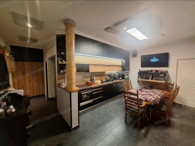 Eladó családi ház, Kecskeméten 84.9 M Ft, 2+1 szobás