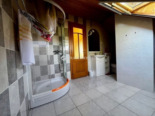 Eladó családi ház, Bólyban 99 M Ft, 5 szobás