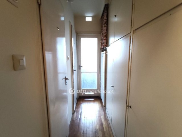 Eladó panellakás, Budapesten, III. kerületben 61.9 M Ft, 2 szobás