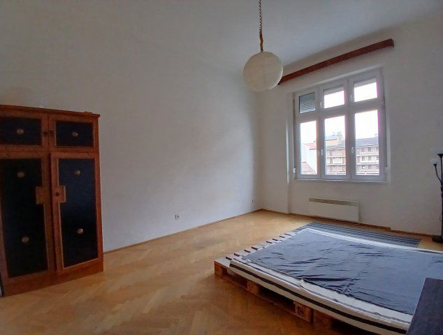 Eladó téglalakás, VIII. kerületben, Szerdahelyi utcában