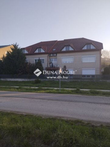Eladó téglalakás, Tatabányán 52 M Ft, 3 szobás