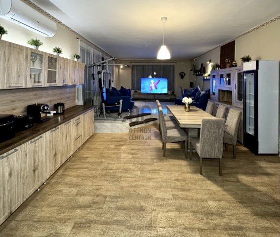 Eladó családi ház, Kecskeméten 119.5 M Ft, 3 szobás