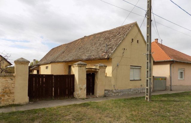 Eladó családi ház, Beremenden 11.95 M Ft, 1+1 szobás