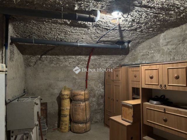 Eladó ipari ingatlan, Budapesten, VII. kerületben 45 M Ft