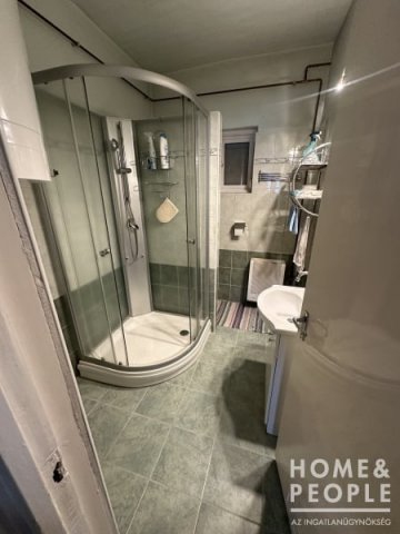 Eladó családi ház, Szegeden 73.5 M Ft, 4 szobás